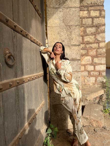 White Floral Long Sleeve Pajama Set for Women Cozy Sleepwear & Perfect Gift for Her