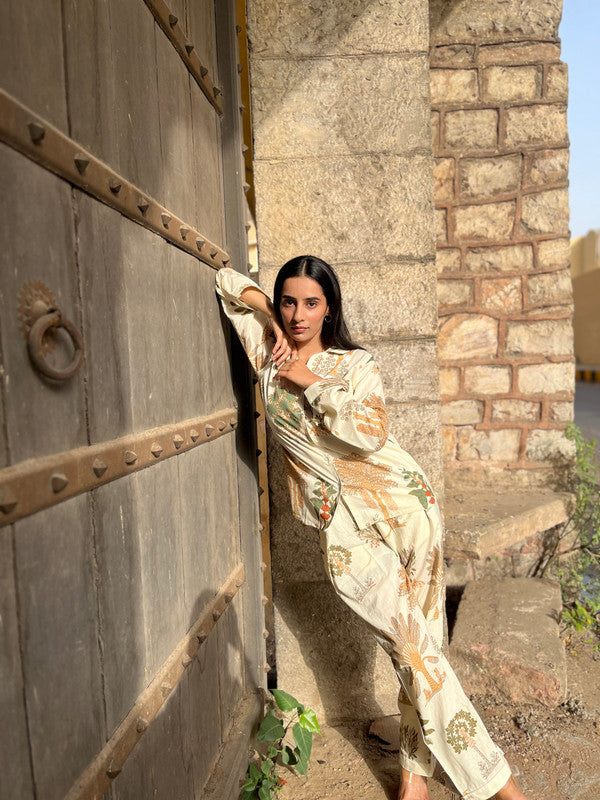 White Floral Long Sleeve Pajama Set for Women Cozy Sleepwear & Perfect Gift for Her