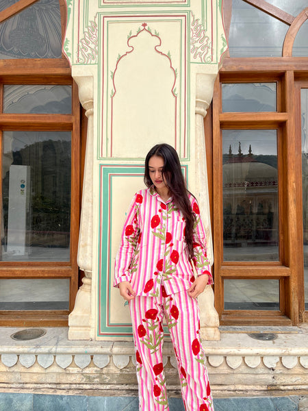 Women's Floral Long Sleeve Pajama Set Cozy Sleepwear Gift for Her - 1