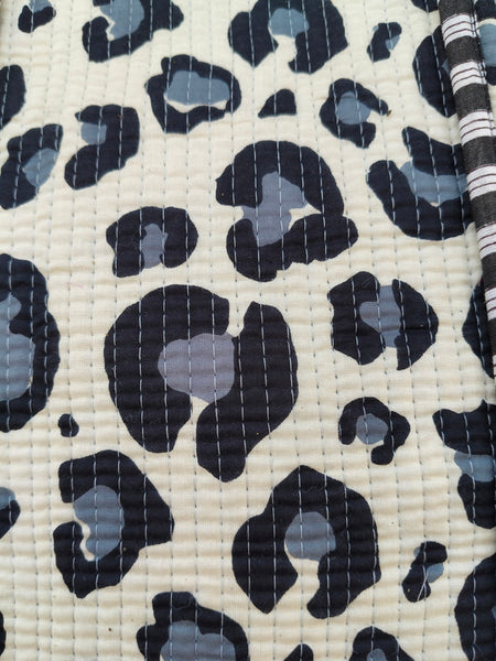 Medium Size Quilted bag, Quilted tote bag, Handmade Tote Bag, embroidery bag, Cotton Bag, bag for women Travel Bag, Handle Bag, Best Gift