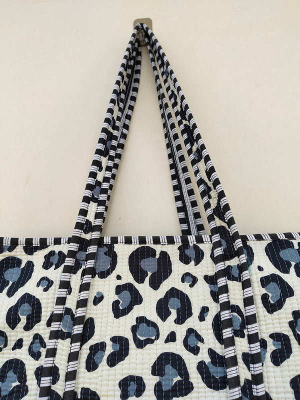 Medium Size Quilted bag, Quilted tote bag, Handmade Tote Bag, embroidery bag, Cotton Bag, bag for women Travel Bag, Handle Bag, Best Gift